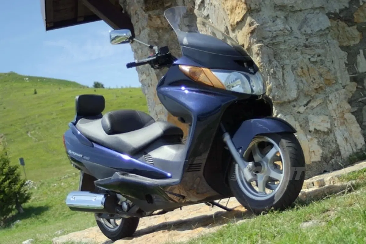 SUZUKI Burgman 400 i.e. (3)