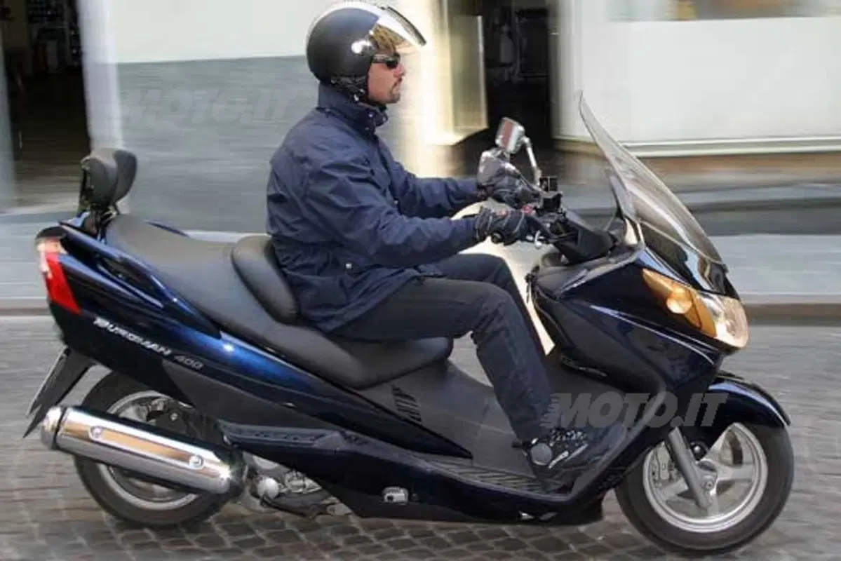 SUZUKI Burgman 400 i.e. (4)