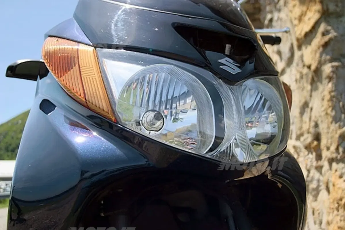 SUZUKI Burgman 400 i.e. (9)