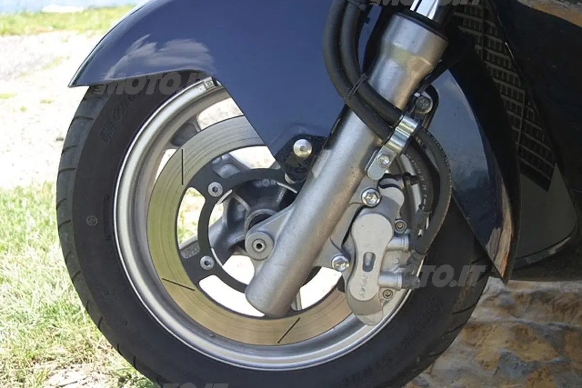 SUZUKI Burgman 400 i.e. (13)