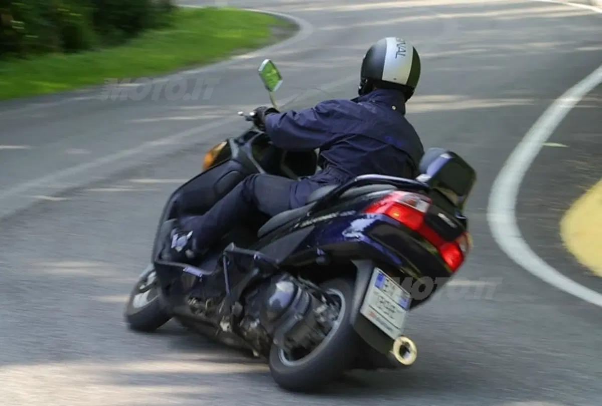 SUZUKI Burgman 400 i.e. (19)