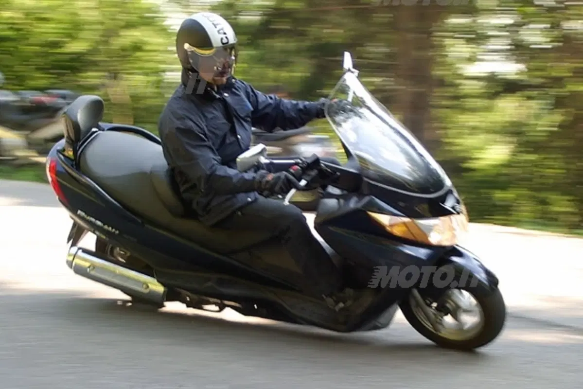 SUZUKI Burgman 400 i.e. (22)