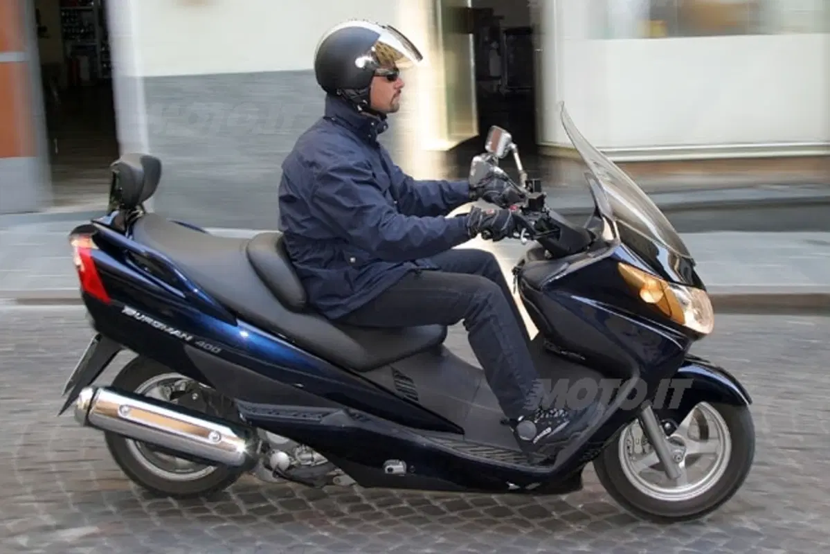 SUZUKI Burgman 400 i.e. (26)