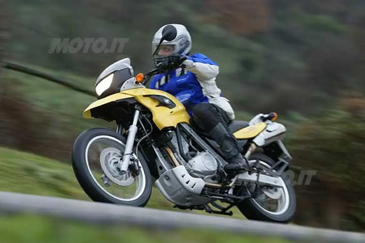 BMW F 650 GS e R 1200 GS (2)