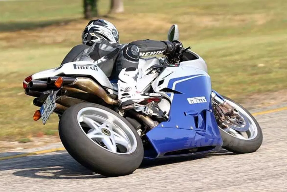 MV AGUSTA F4 1000 S (2)