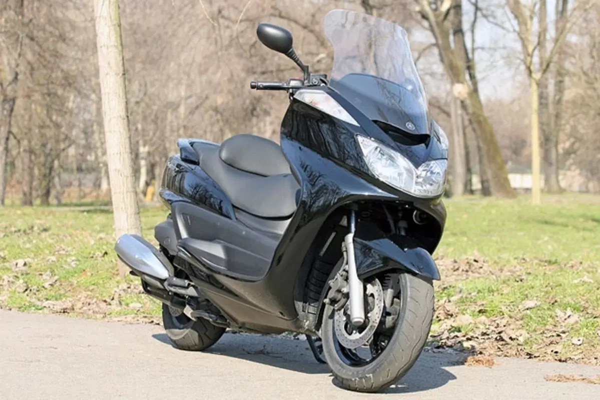 YAMAHA Majesty 400 (3)
