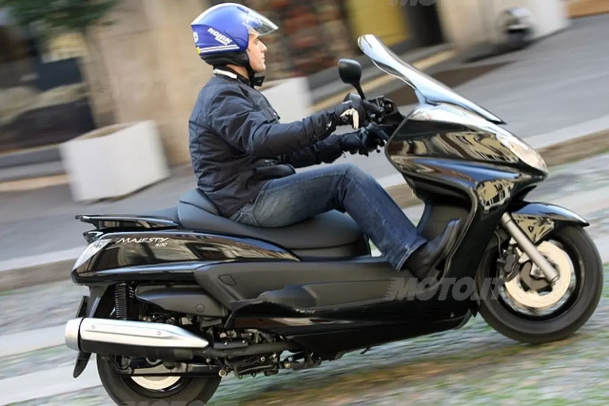 YAMAHA Majesty 400 (11)