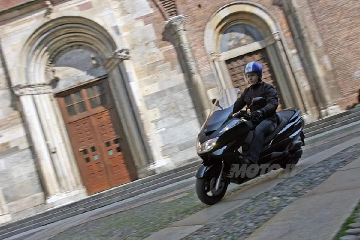 YAMAHA Majesty 400 (13)
