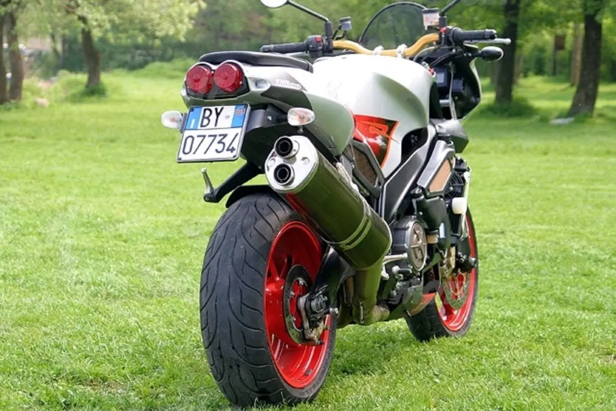 APRILIA Tuono 1000 R (5)