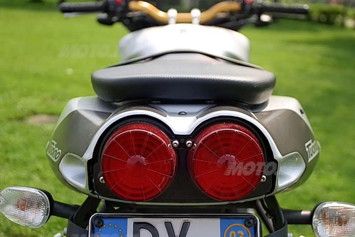 APRILIA Tuono 1000 R (9)