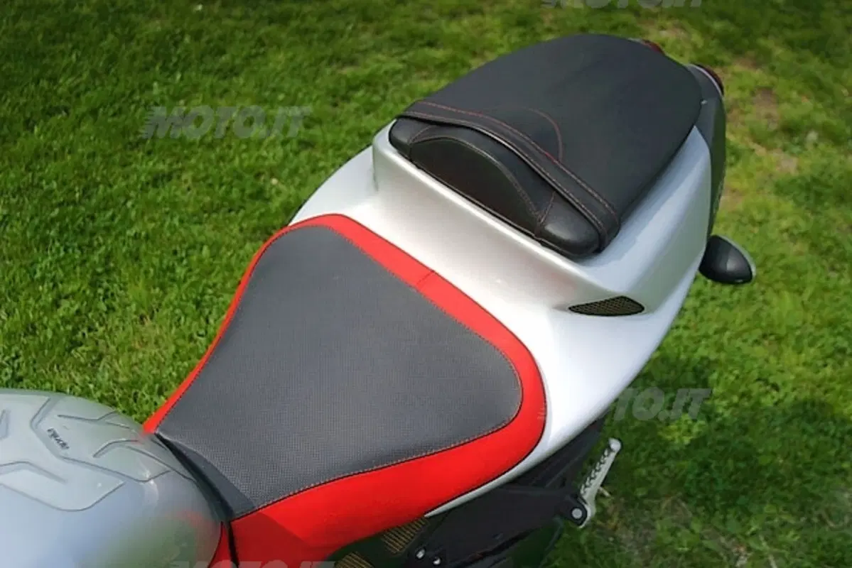 APRILIA Tuono 1000 R (10)