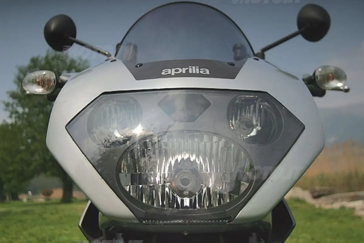 APRILIA Tuono 1000 R (13)