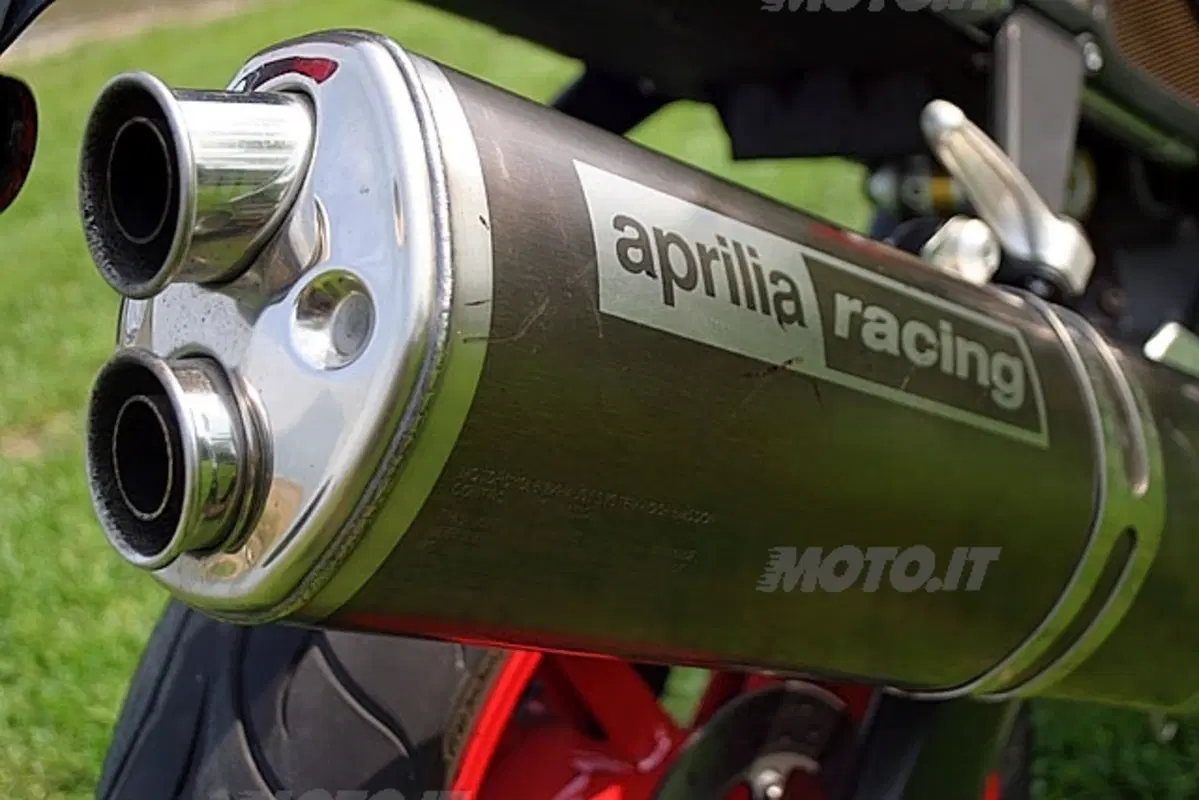 APRILIA Tuono 1000 R (19)