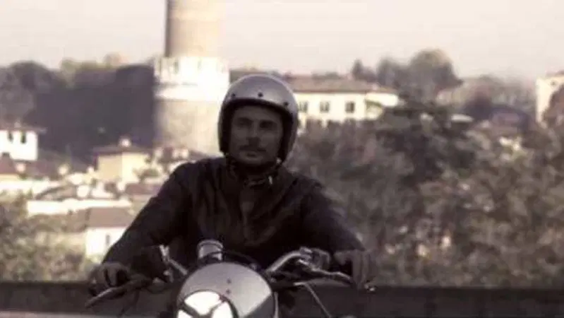 Con una moto... come con una donna
