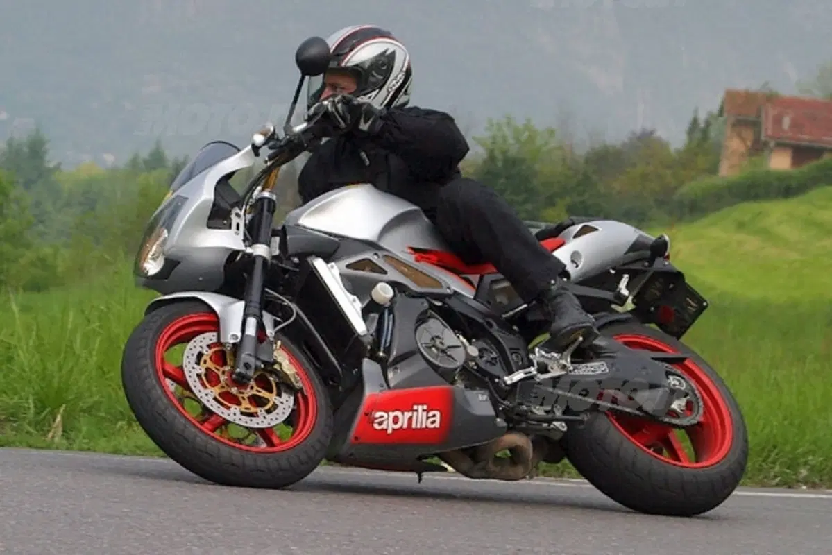 APRILIA Tuono 1000 R (27)
