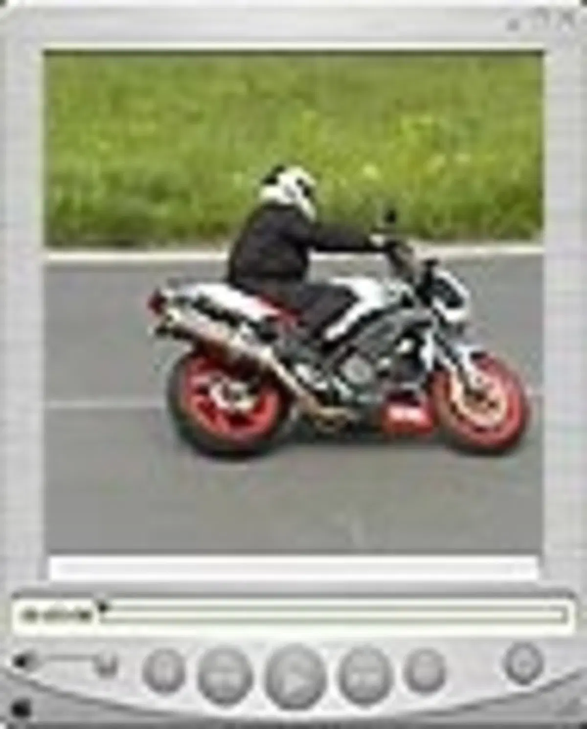 APRILIA Tuono 1000 R (31)