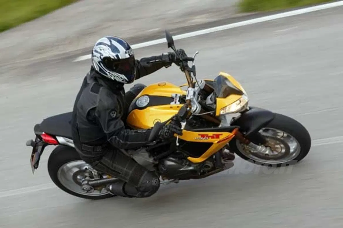 BENELLI TNT 1130 (4)