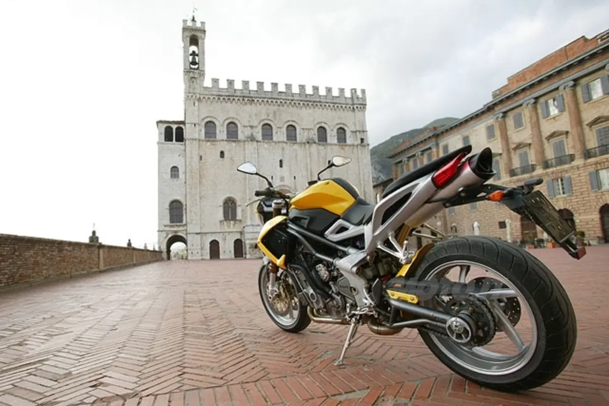 BENELLI TNT 1130 (7)