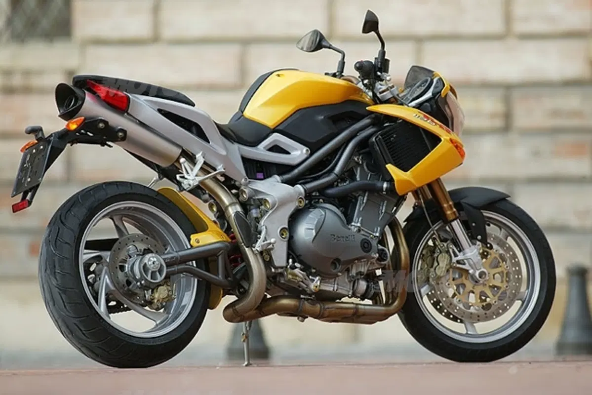 BENELLI TNT 1130 (9)