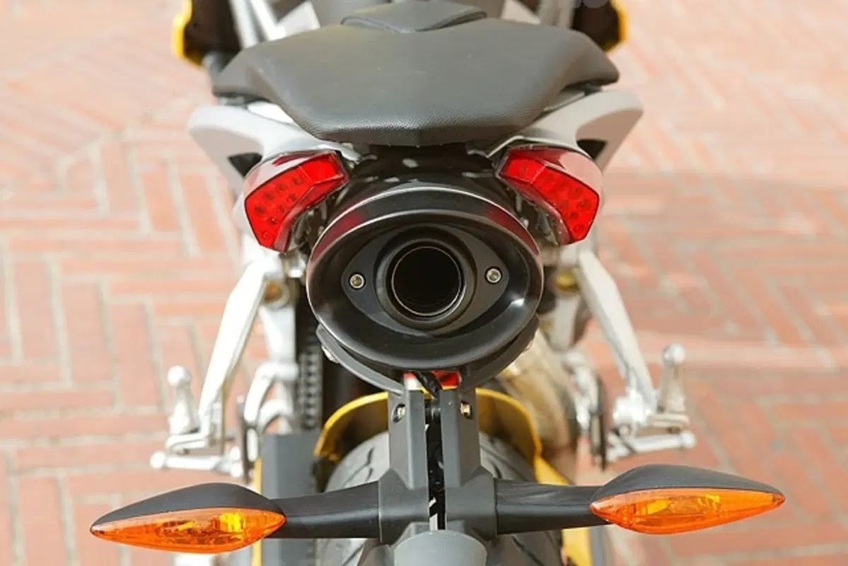 BENELLI TNT 1130 (14)