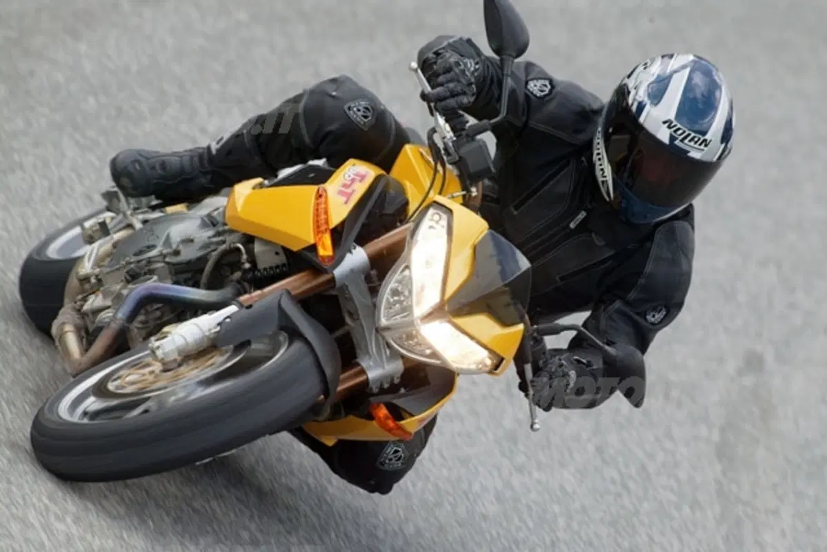 BENELLI TNT 1130 (17)