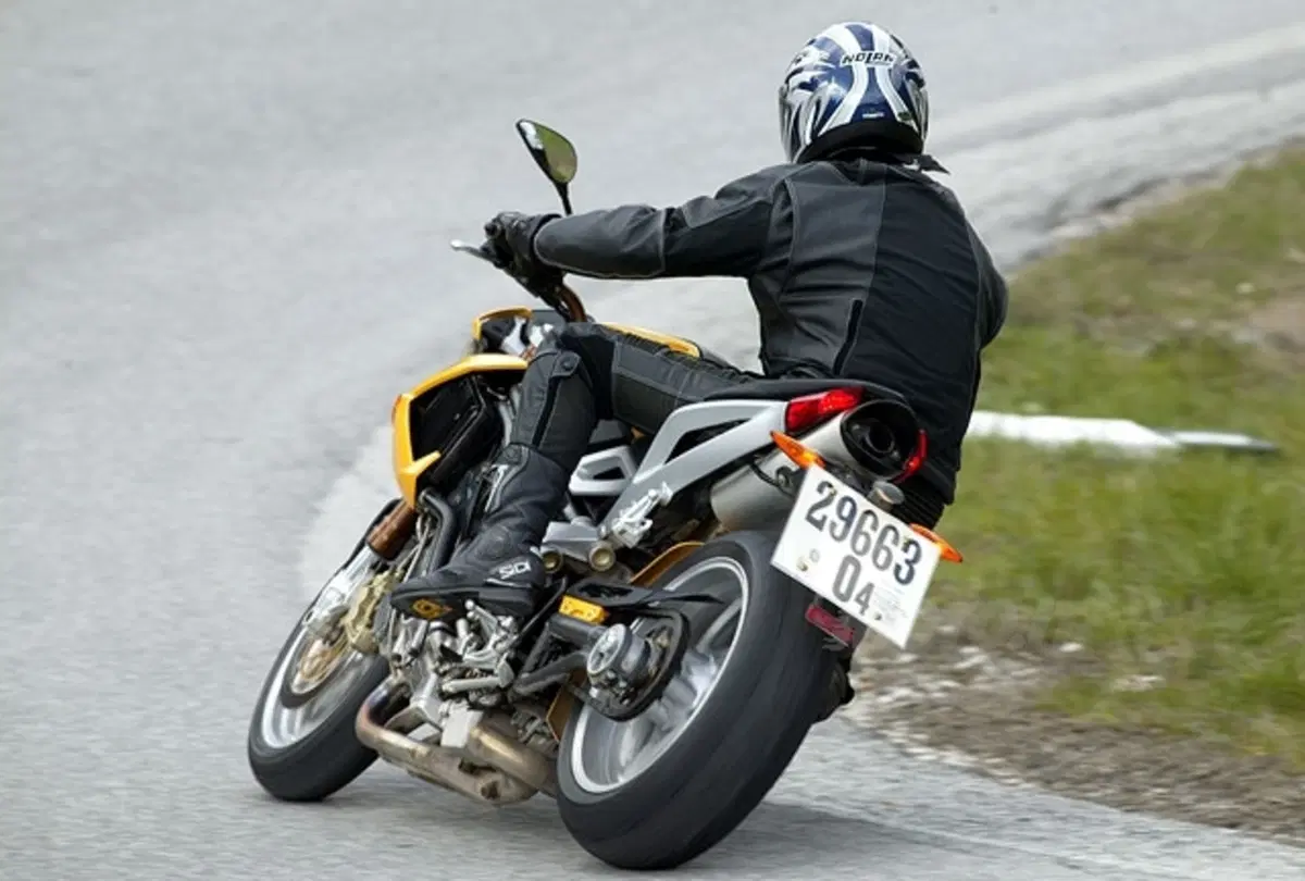 BENELLI TNT 1130 (19)