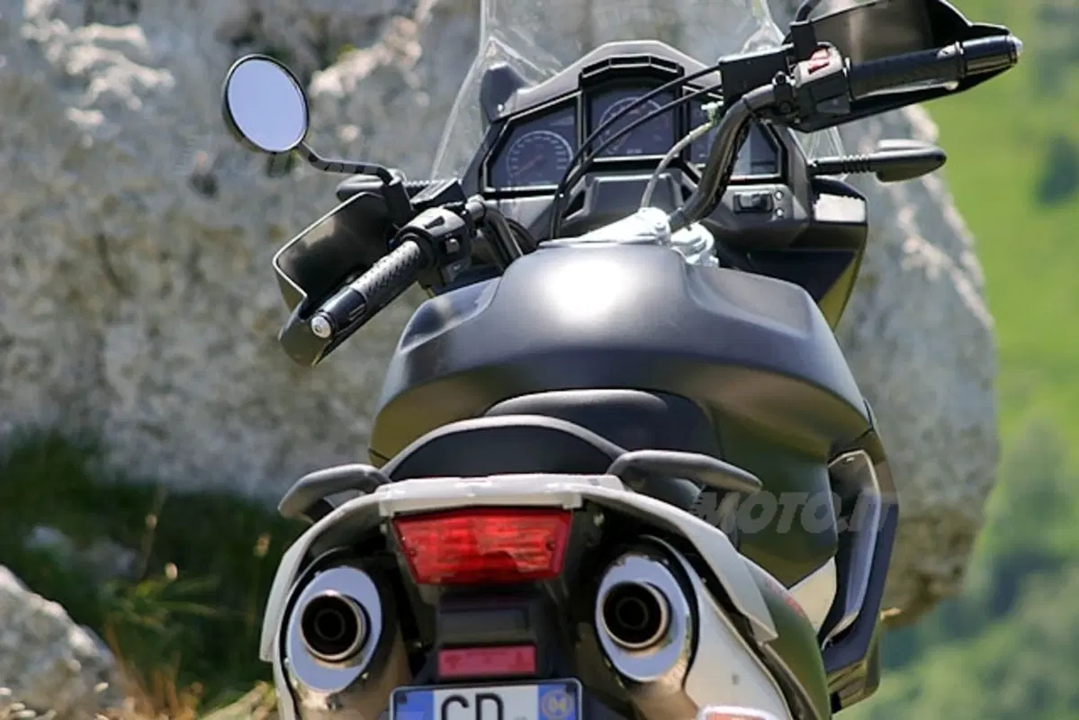 APRILIA ETV 1000 Caponord ABS (7)