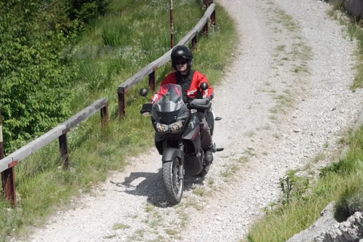 APRILIA ETV 1000 Caponord ABS (25)