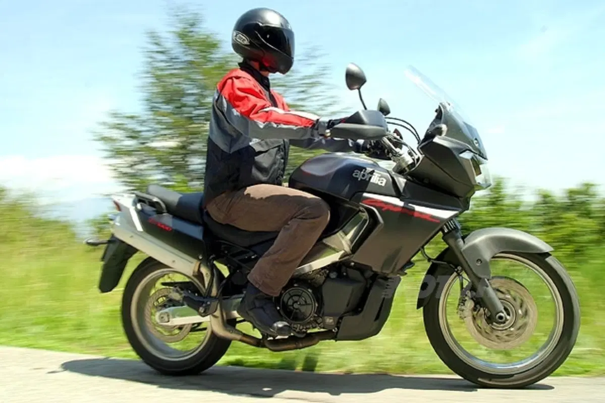 APRILIA ETV 1000 Caponord ABS (26)