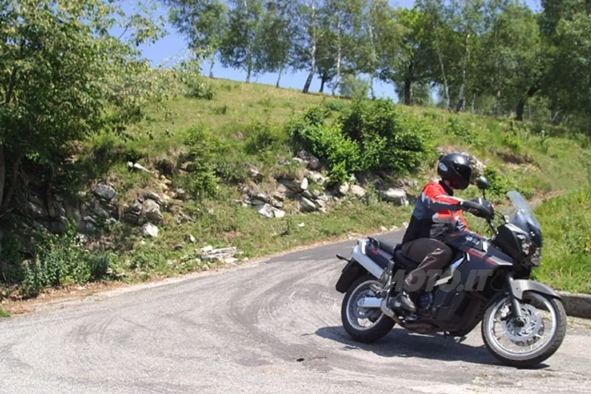 APRILIA ETV 1000 Caponord ABS (29)