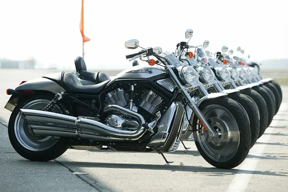 HARLEY-DAVIDSON 1130 V-Rod