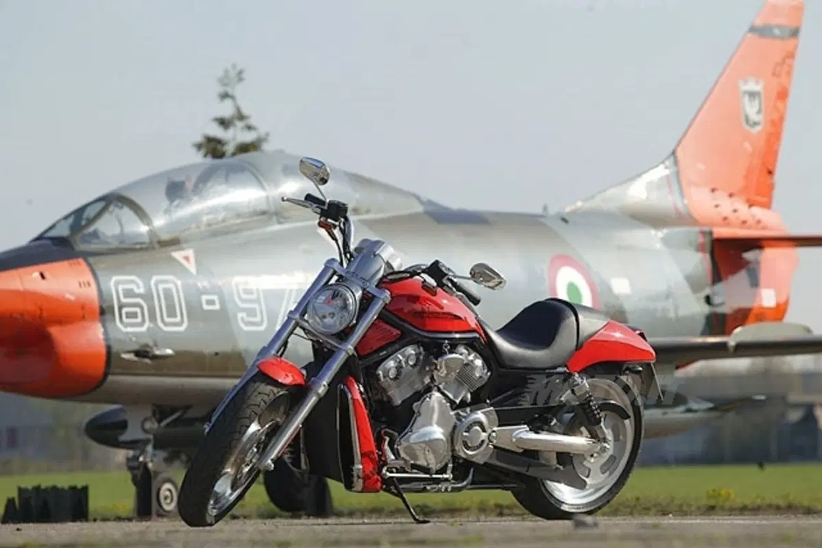 HARLEY-DAVIDSON 1130 V-Rod (9)