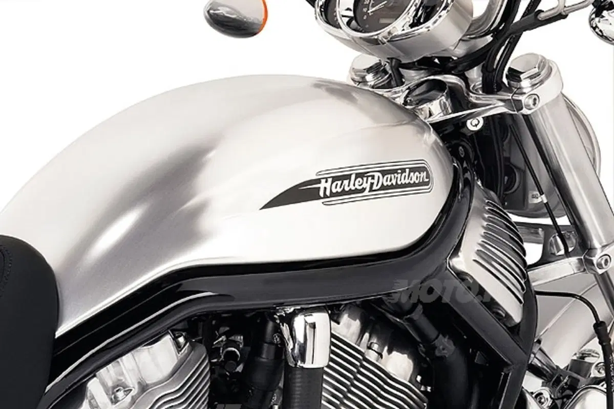 HARLEY-DAVIDSON 1130 V-Rod (12)