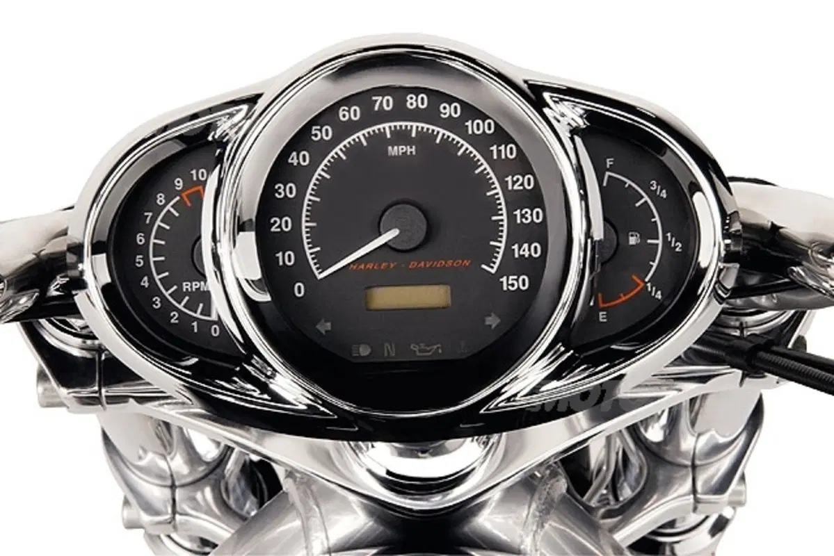 HARLEY-DAVIDSON 1130 V-Rod (16)
