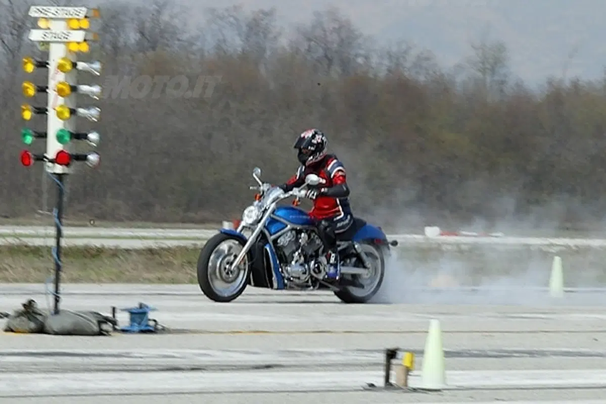 HARLEY-DAVIDSON 1130 V-Rod (20)