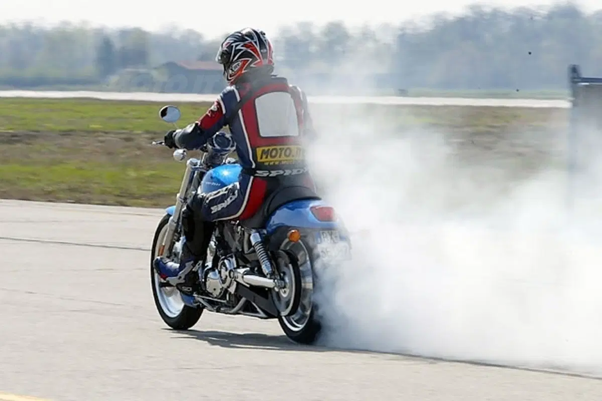 HARLEY-DAVIDSON 1130 V-Rod (21)
