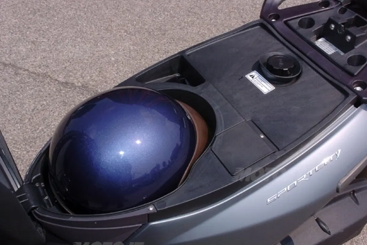 APRILIA Sportcity 125 / 200 (11)