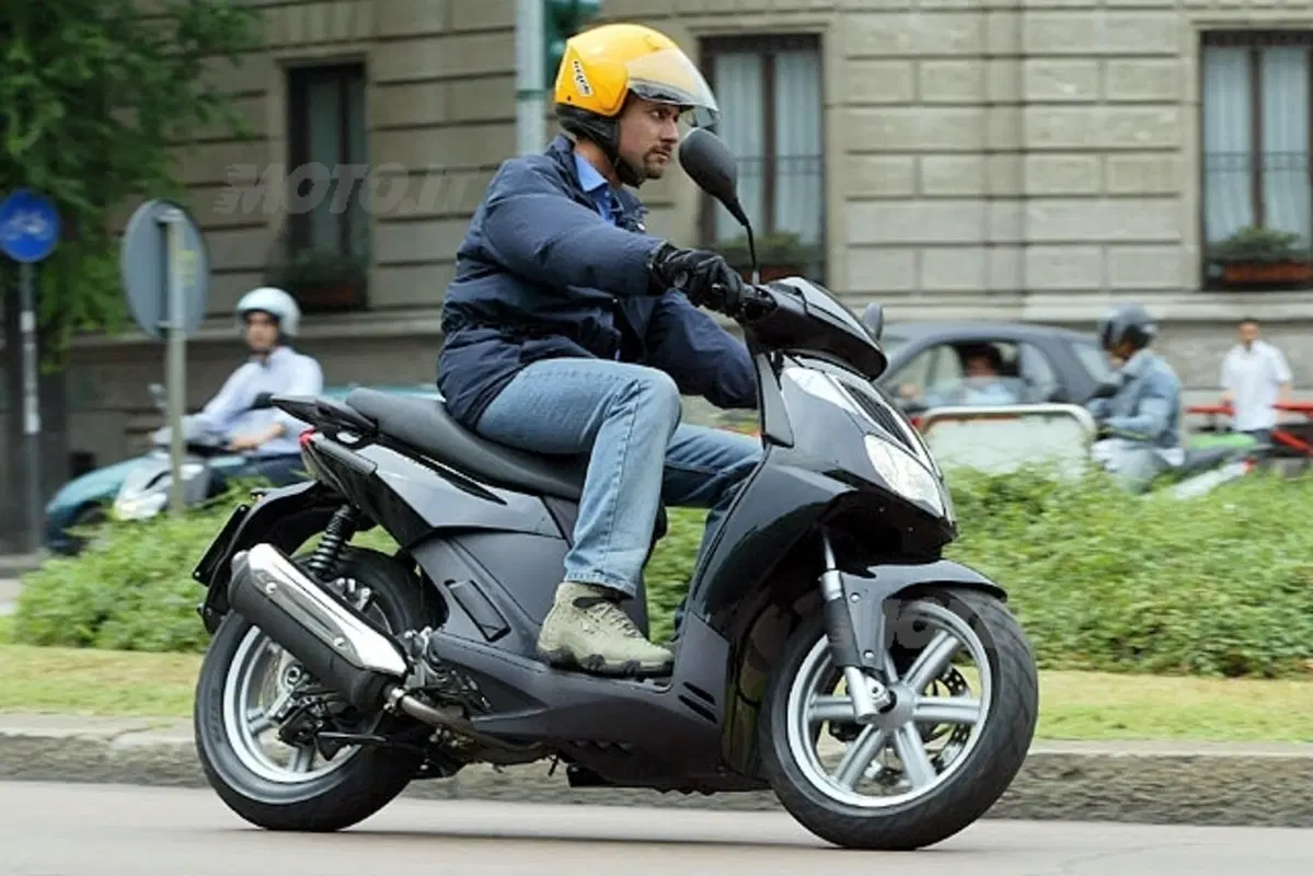 APRILIA Sportcity 125 / 200 (18)