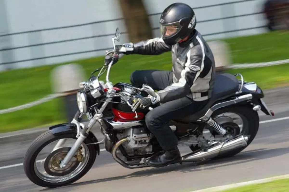 MOTO GUZZI Nevada Classic 750 i.e. (4)