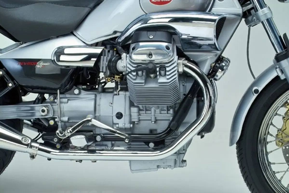MOTO GUZZI Nevada Classic 750 i.e. (8)