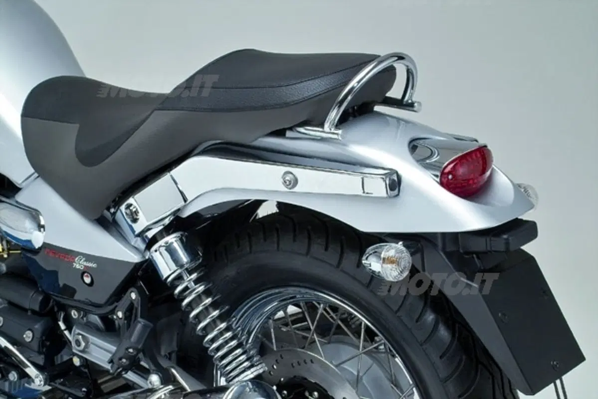 MOTO GUZZI Nevada Classic 750 i.e. (9)