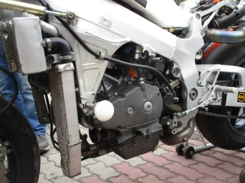 Honda VTR 1000 SP-2 (2002 - 06) (12)