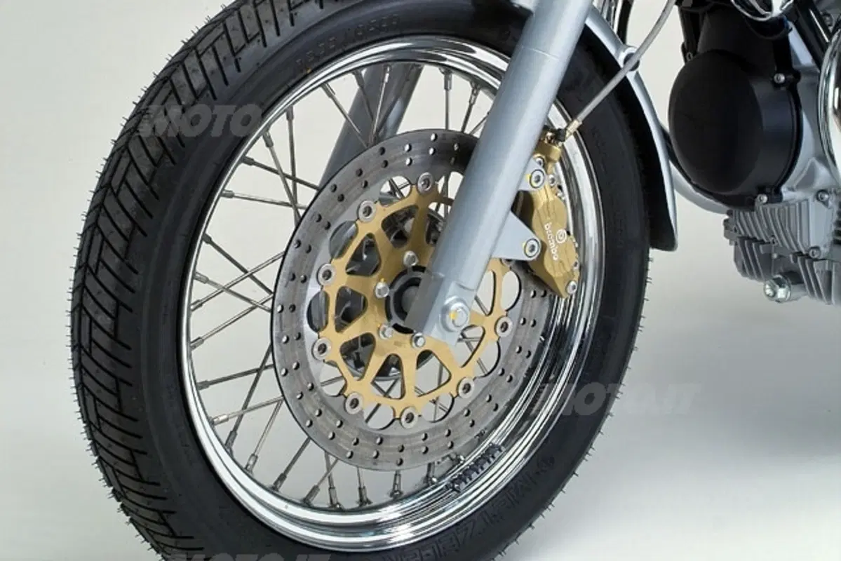 MOTO GUZZI Nevada Classic 750 i.e. (12)