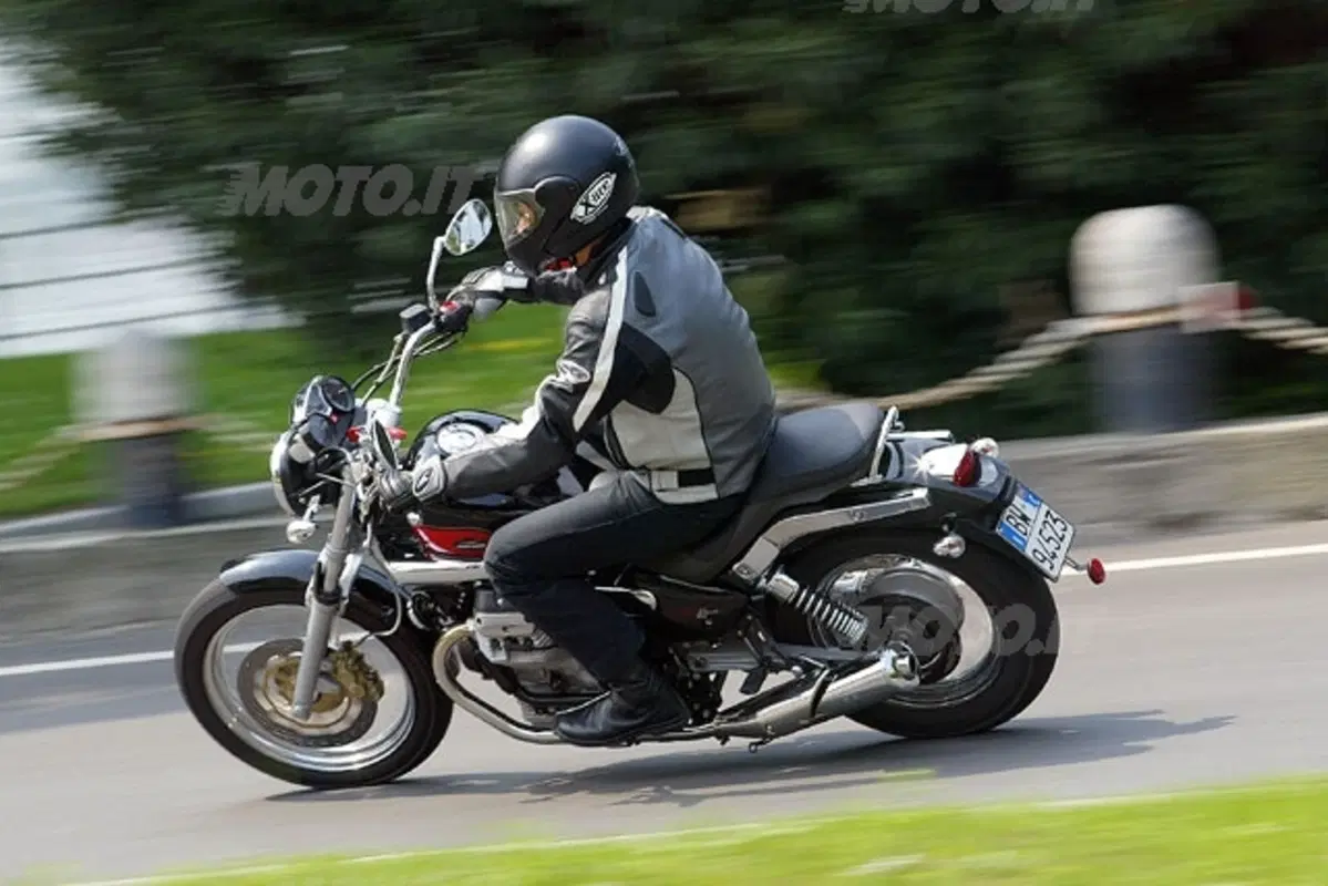 MOTO GUZZI Nevada Classic 750 i.e. (16)
