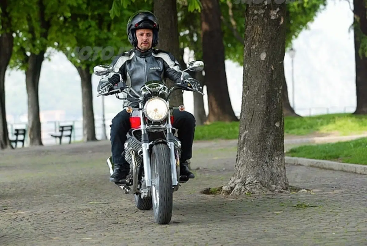 MOTO GUZZI Nevada Classic 750 i.e. (17)