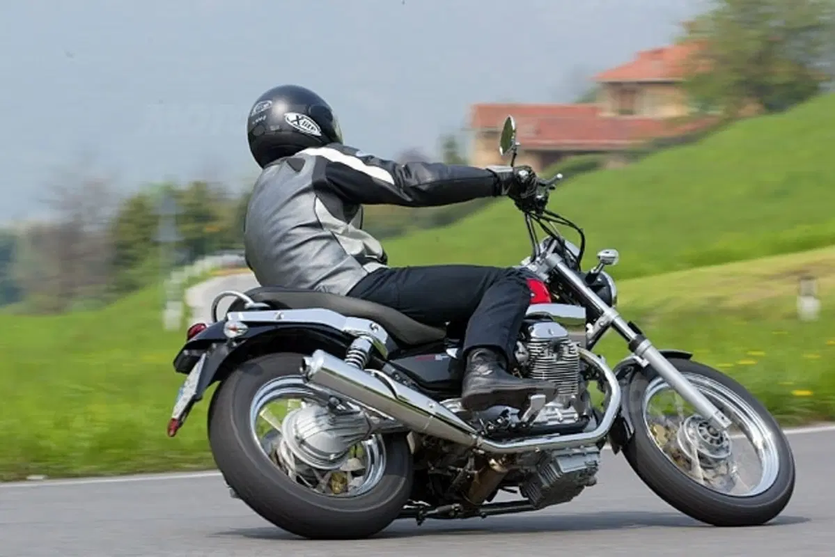 MOTO GUZZI Nevada Classic 750 i.e. (19)