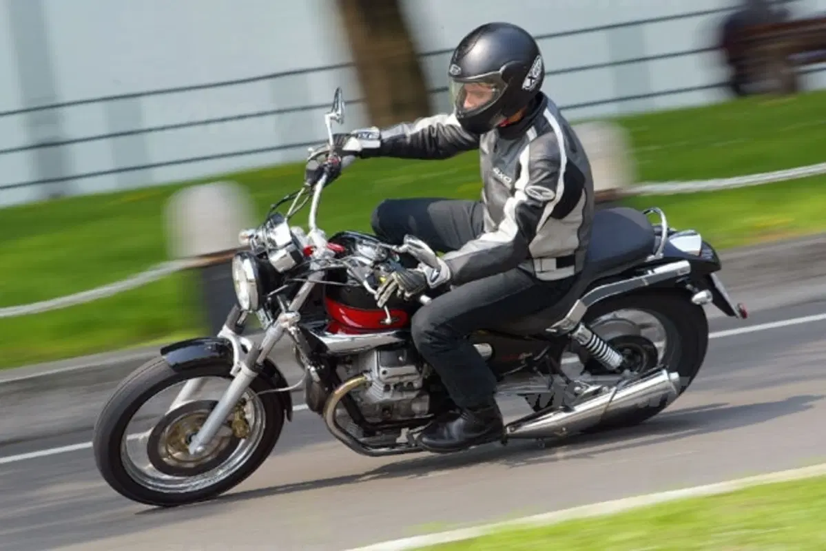 MOTO GUZZI Nevada Classic 750 i.e. (20)