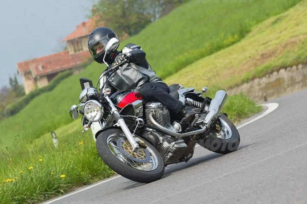 MOTO GUZZI Nevada Classic 750 i.e. (21)