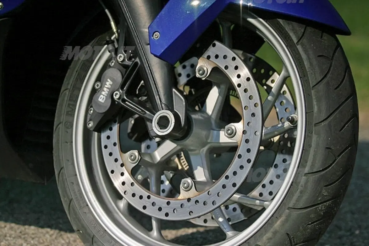 BMW K 1200 S (6)