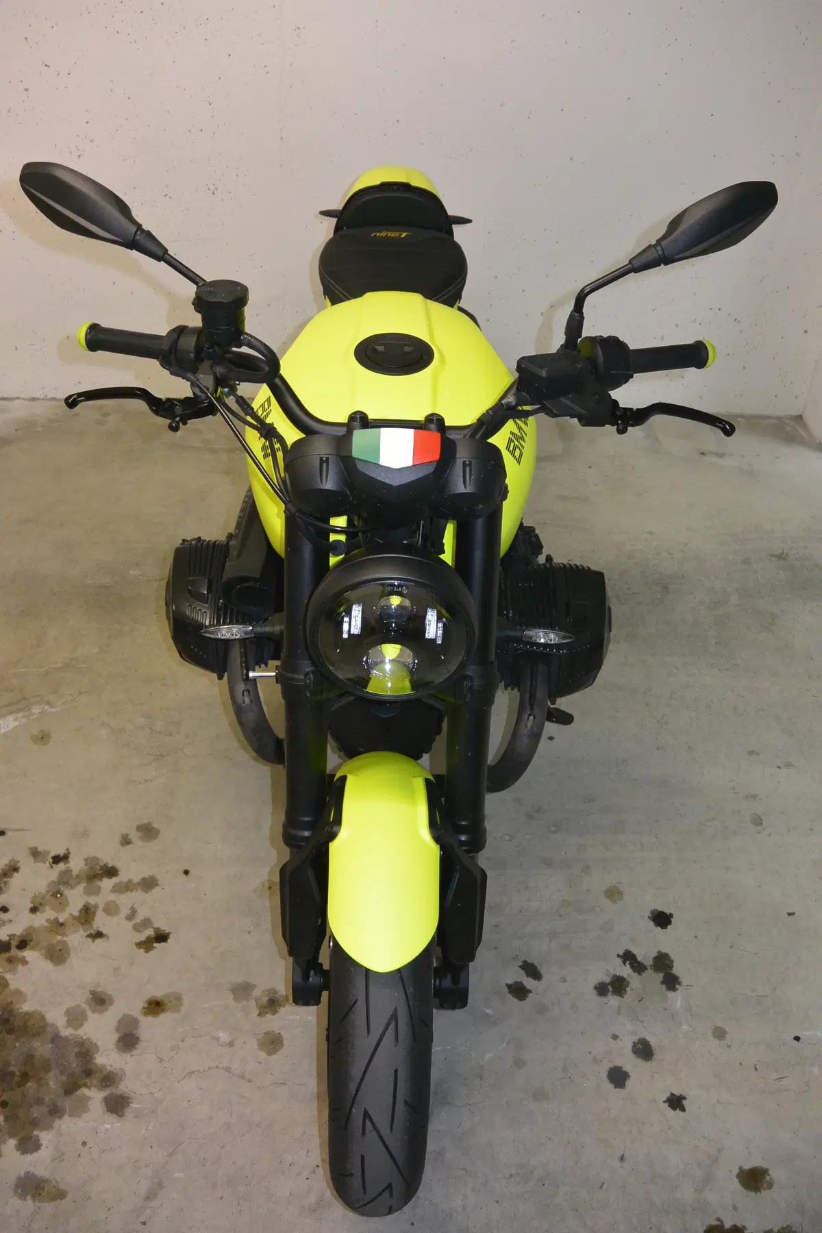 BMW R nineT, da Misani Motorrad una special fluo (4)